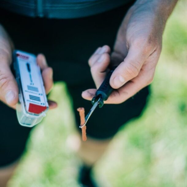 Zefal Tubeless Tyre Repair Kit ready to use Zefal Tubeless Tyre Repair Kit – Tool & 6 Plugs