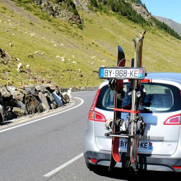 Buzzrack Buzzski Snowboard and Ski Car Rack Hitch Mount Buzzrack Buzzski Towball Mount – Snowboard/Ski Carrier